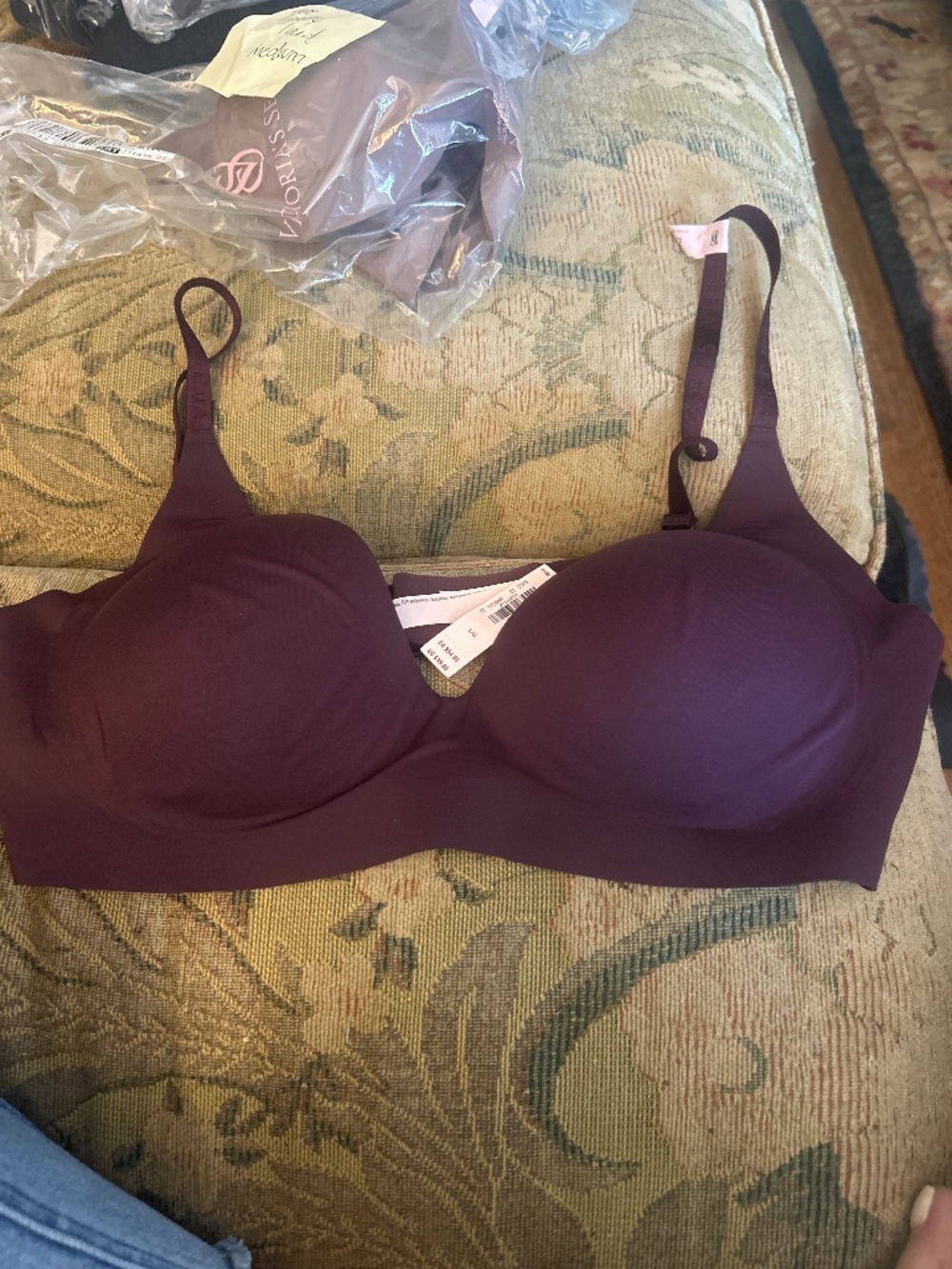 Victoria’s Secret the T-shirt, push-up wireless comfort bra, nwt, large